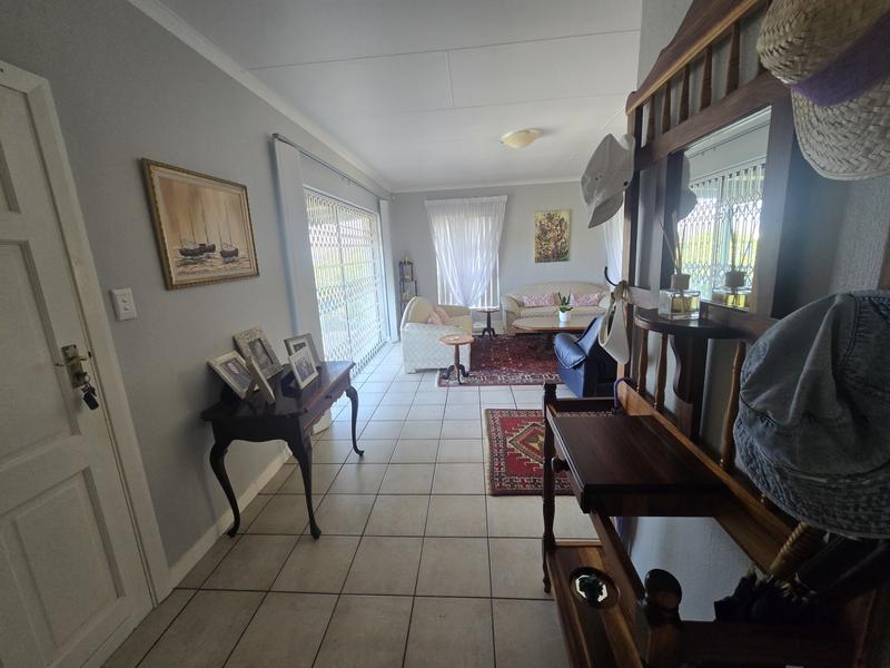 3 Bedroom Property for Sale in Outeniqua Strand Western Cape